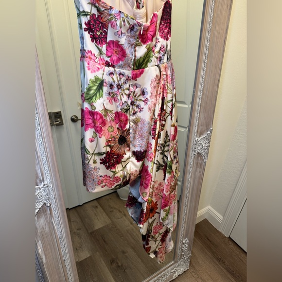 Beautiful floral print gown (@Revolve) by Katie May Size S - Picture 6 of 12